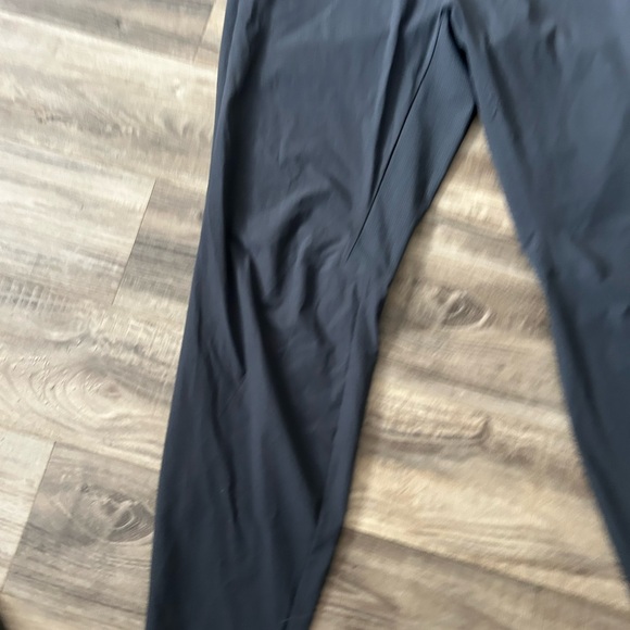 Lululemon Mens Grind Down
Pants  Athletic Stretch Athlesiure Gym - Picture 2 of 10